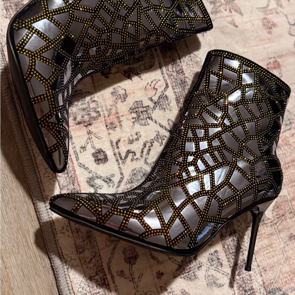 Cape Robbin Shoes - Cape Robbin Black and Gold Geometric Heeled Boots